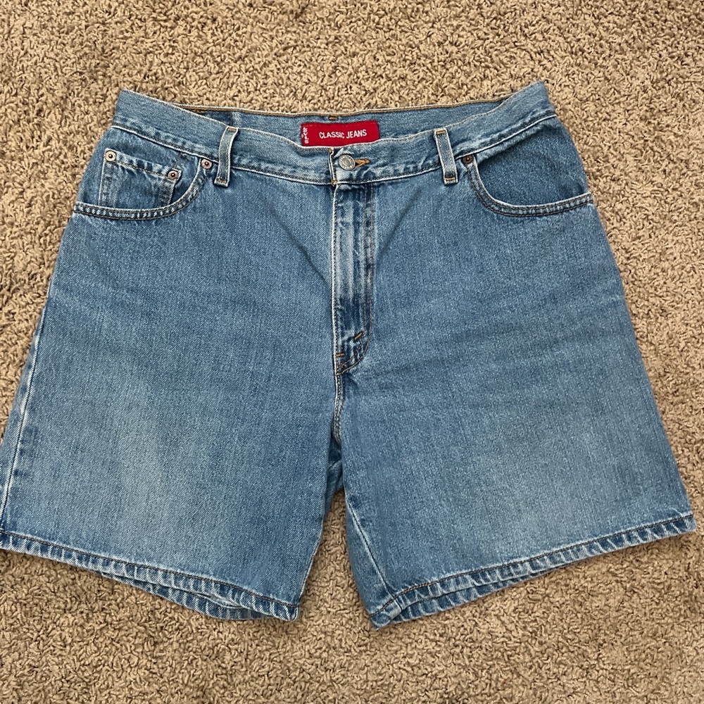Vintage 90’s Levi’s denim shorts/jorts